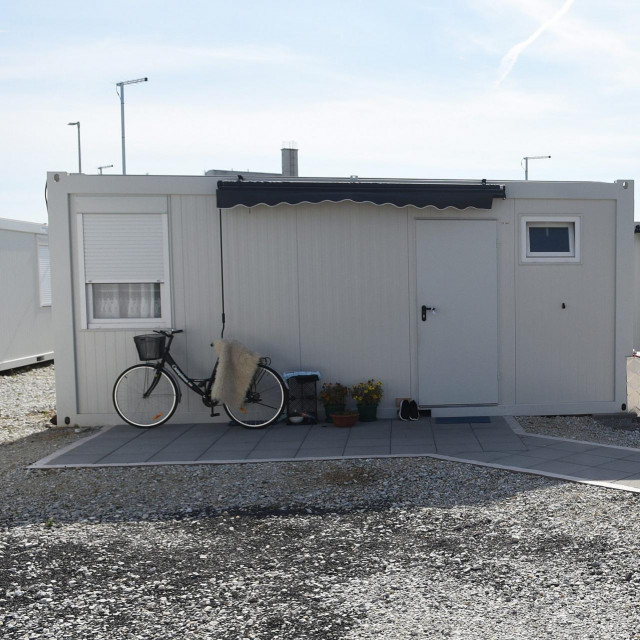 Kamp naselje u Glini