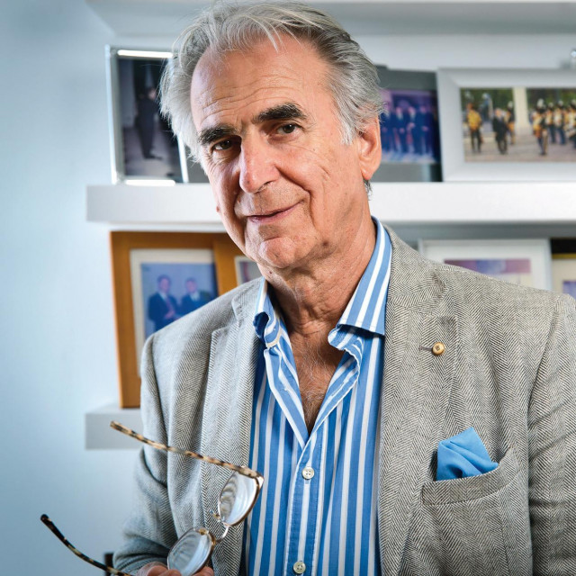 Ulazak u Schengen prvi je vanjskopolitički uspjeh Hrvatske nakon osam godina. U svemu ostalom smo poprilično pasivni i anonimni. Istina, premijer se sreće sa svim europskim predsjednicima vlada svakog mjeseca, ali to je sve na činovničkoj razini EU