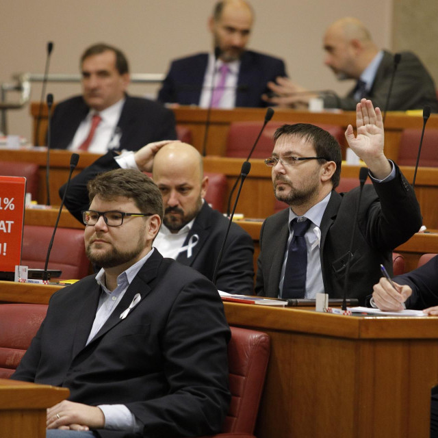 Peđa Grbin, šef SDP-a i saborskog kluba, danas za 17 sati sazvao je sastanak kluba