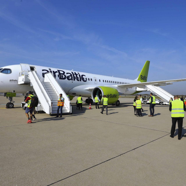 Velika Gorica,140921.
Zracna Luka.
Prezentacija zrakoplova Airbus A220.
Na fotografiji: avion.