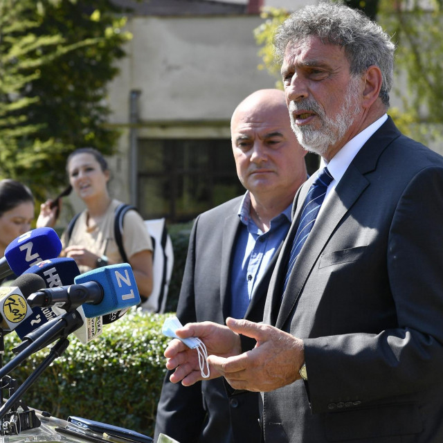 Ravnatelj škole Samson Štibohar i ministar Radovan Fuchs