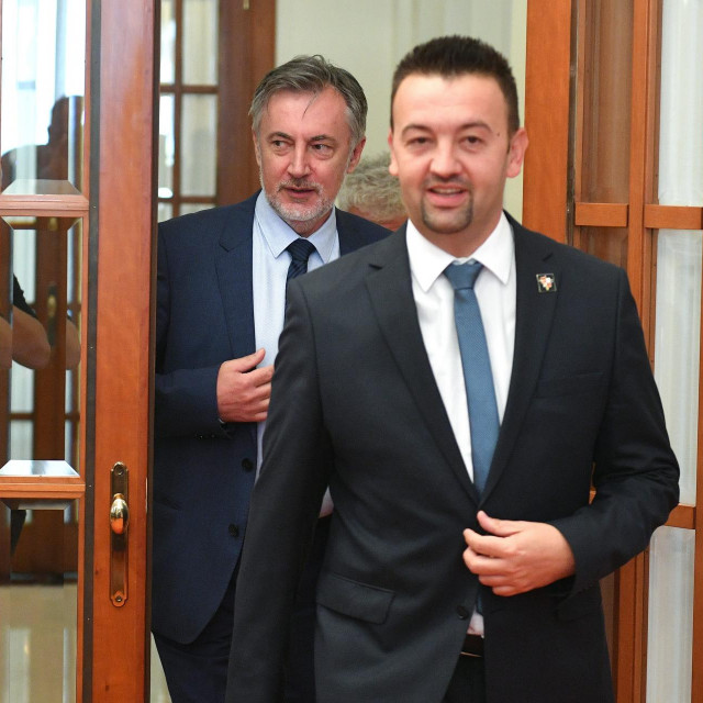 Marijan Pavliček, Miroslav Škoro