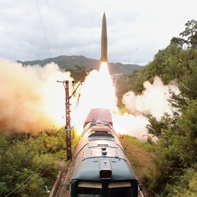 Lansiranje rakete s vlaka