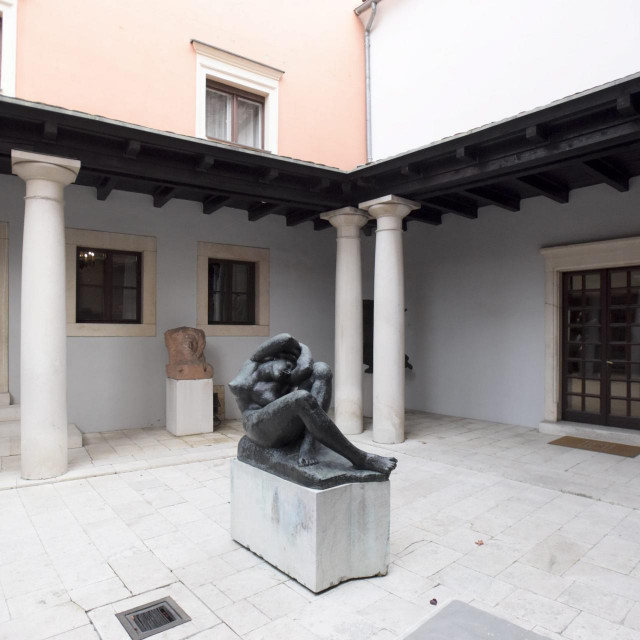 Atelijer Meštrović na zagrebačkom Gornjem gradu nalazi se u nekadašnjoj obiteljskoj kući Ivana Meštrovića