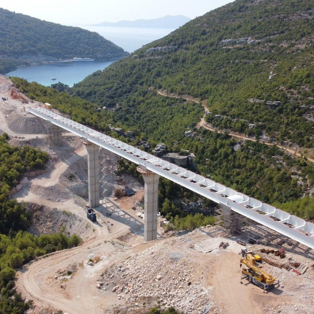 Vijadukt Prapratno