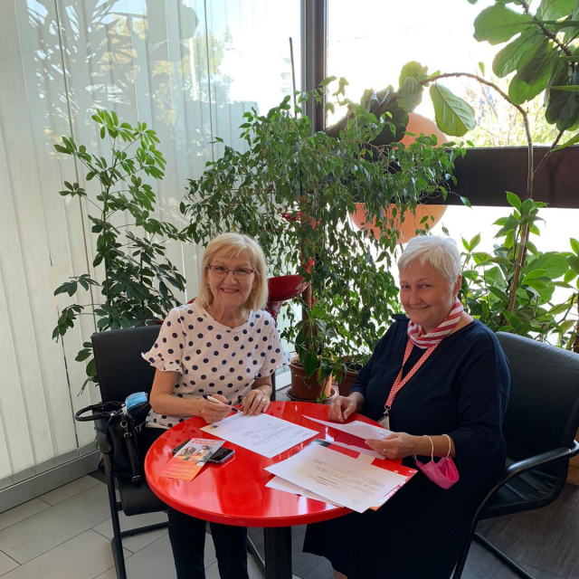 Ružica Rašeta (lijevo)