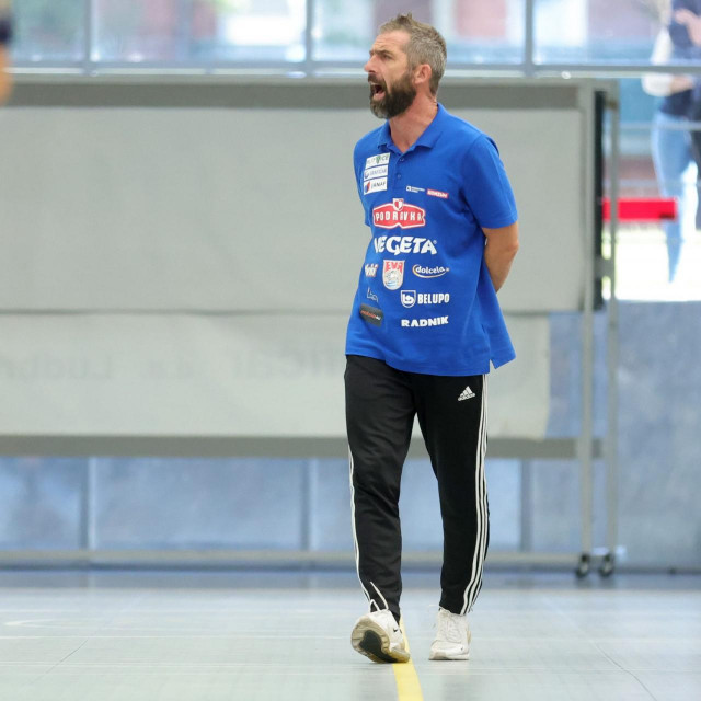 Trener Neven Hrupec