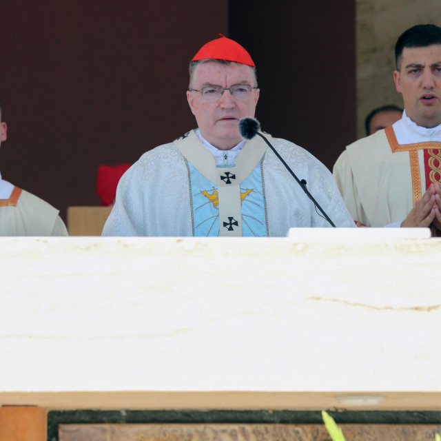 Zagrebački nadbiskup kardinal Josip Bozanić