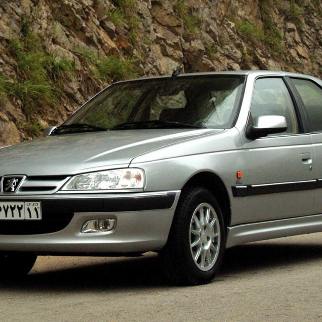 Iranski Peugeot 405 Pars