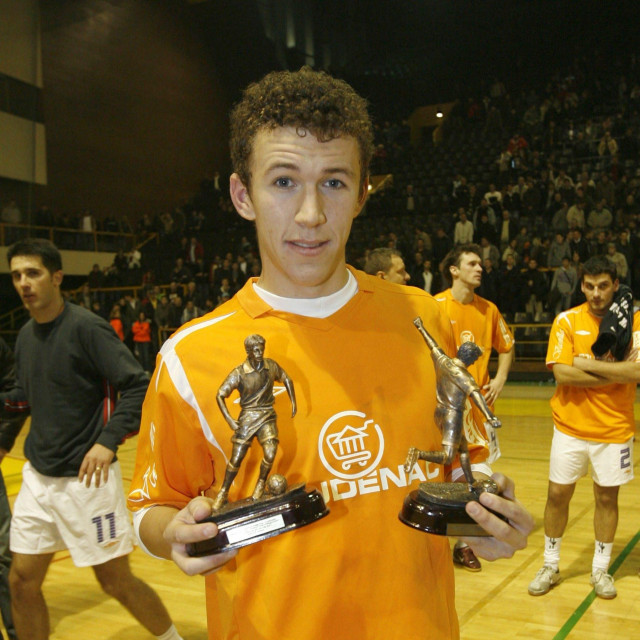 Najbolji strijelac i najbolji igrač - Ivan Perišić na turniru Četiri kafića 2008 godine (dvorana na Gripama)