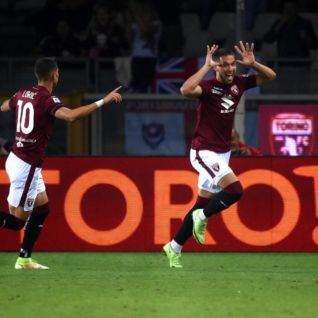 Slavlje Marka Pjace sa suigračima