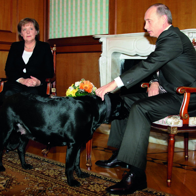 S Vladimirom Putinom i njegovim psom u Sočiju, 2007.
