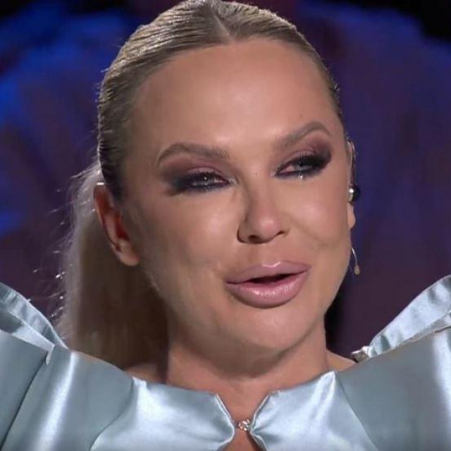 Maja Šuput u suzama