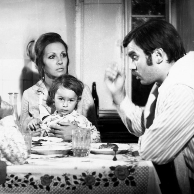 Anđa Vlajina (Zdravka Krstulović) i Roko Prč (Boris Dvornik) u prizoru iz kultne serije