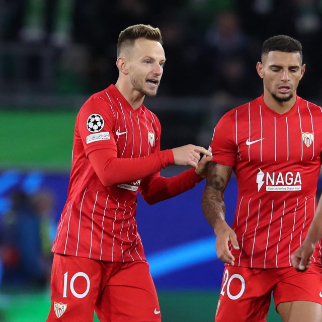 Ivan Rakitić slavi pogodak