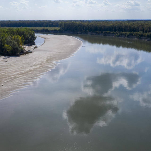 Nizak vodostaj rijeke Drave.
 
