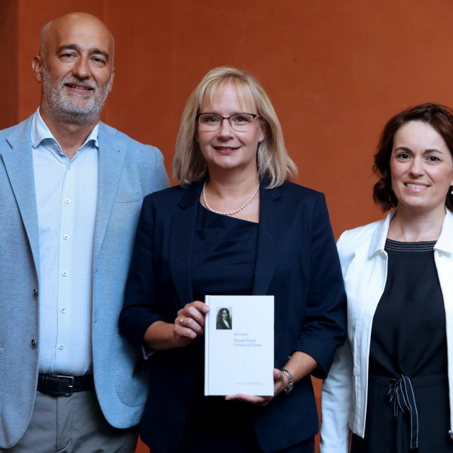 Knjigu Ilije Crijevića ”Pjesme Flaviji/Carmina ad Flaviam” predstavili su prof. dr. sc. Tomislav Bogdan, prof. dr. sc. Zrinka Blažević i izv. prof. dr. sc. Irena Bratičević