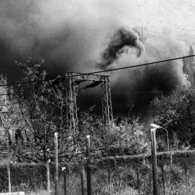 Granate su zapalile objekte u Mokošici