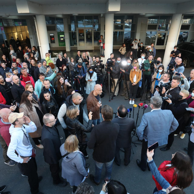 Prosvjednici na Rebru