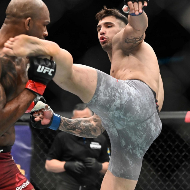 Aleksandar Rakić vs. Jimi Manuwa
