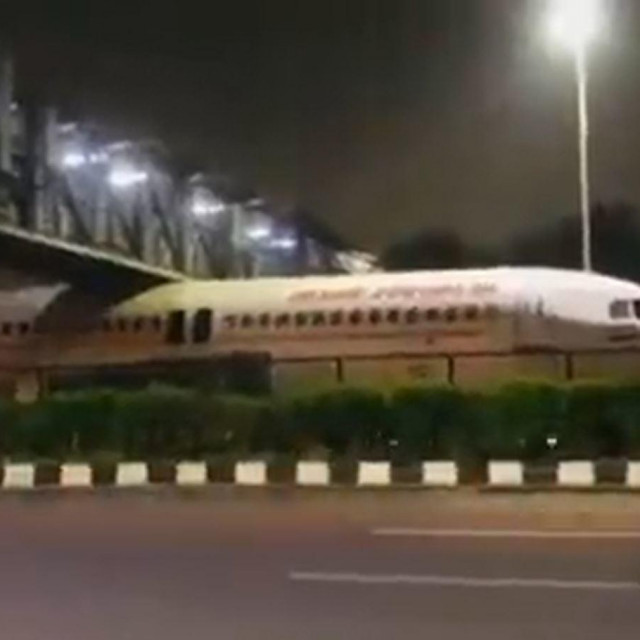 Zrakoplov koji je zapeo u Indiji