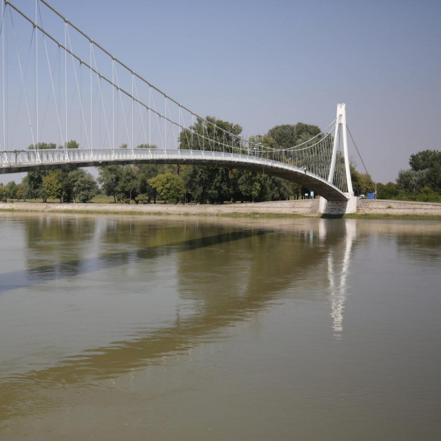 Pješački most na Dravi
 