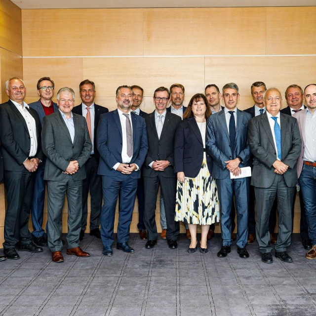 Predsjednici uprava kompanija SPAR iz Hrvatske, Austrije, Slovenije, Italije i Mađarske