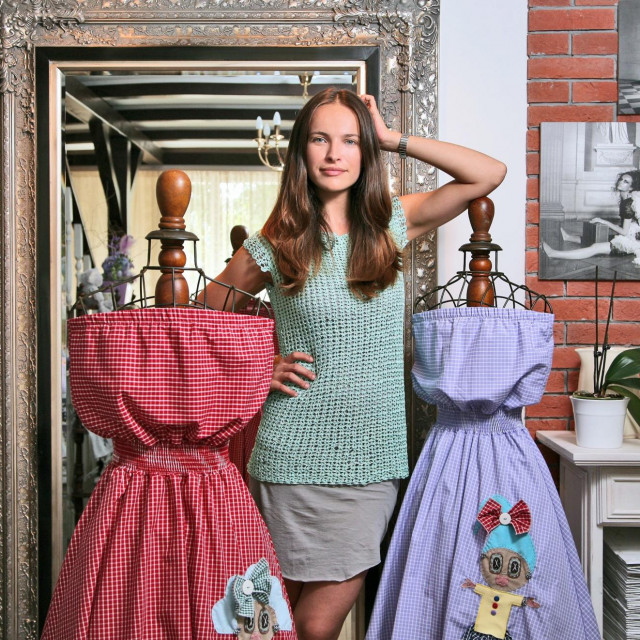 Ljupka Gojić Mikić s komadima odjeće svog branda Jolie Petite