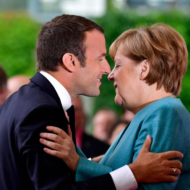 Emmanuel Macron i Angela Merkel