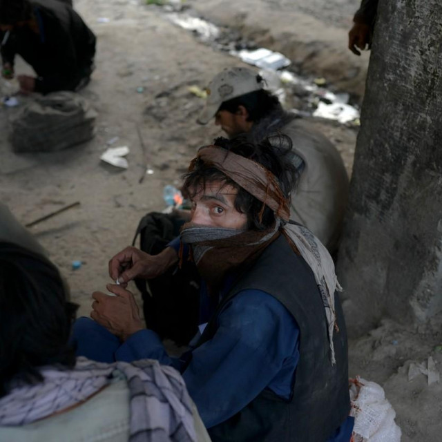 Ovisnici o drogama u Kabulu; ilustracija