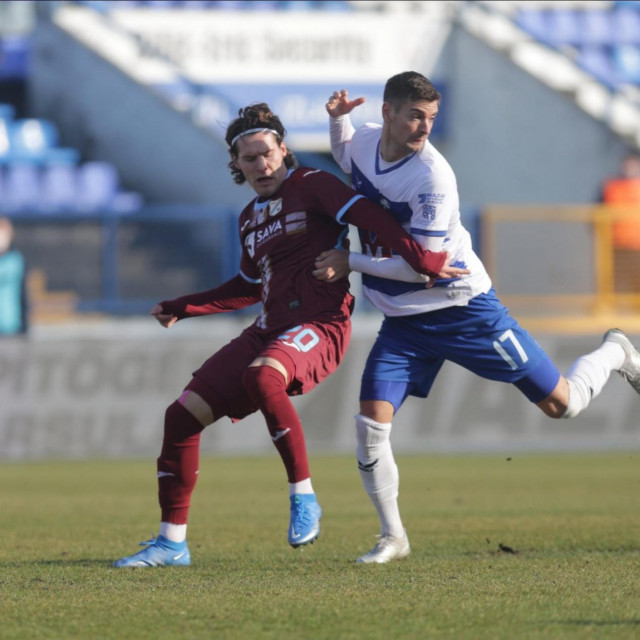 Robert Mudražija i Petar Brlek.













 