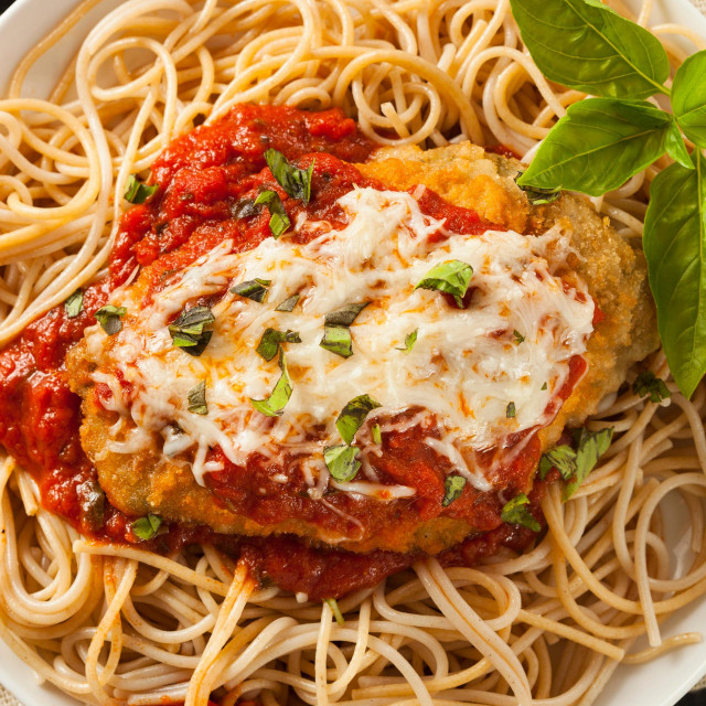 E4YFX3 Homemade Italian Chicken Parmesan with Cheese and Sauce