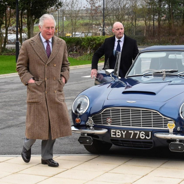 Princ od Walesa i njegov Aston Martin DB6 