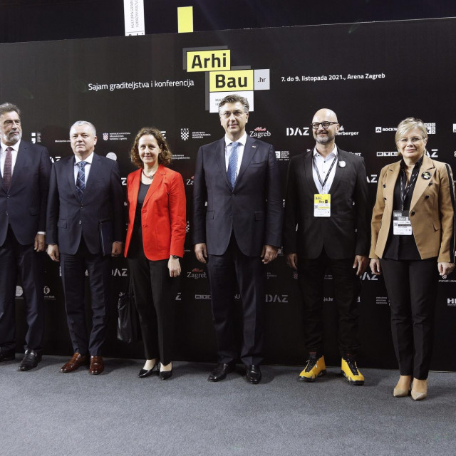 Darko Horvat, Andrej Plenković, Nina Obuljen Koržinek, Radovan Fuchs, Tihomil Matković, Tomislav Tomašević i Mirjana Čagalj