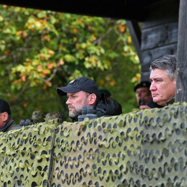 Vojna vježba u Slunju, Mario Banožić i Zoran Milanović