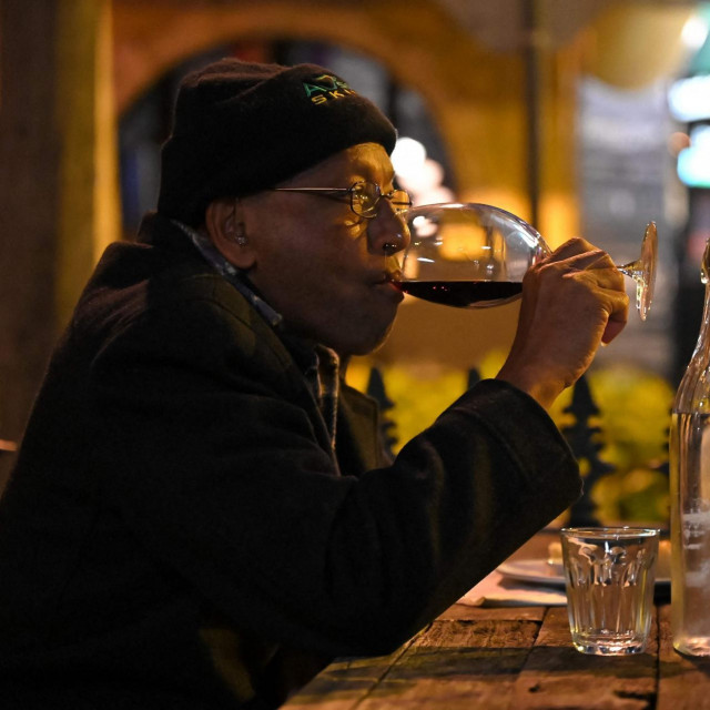 Više od pet milijuna stanovnika Sydneya u ponedjeljak je izašlo iz gotovo četveromjesečnog lockdowna