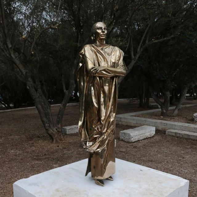 Sporna statua Marije Callas