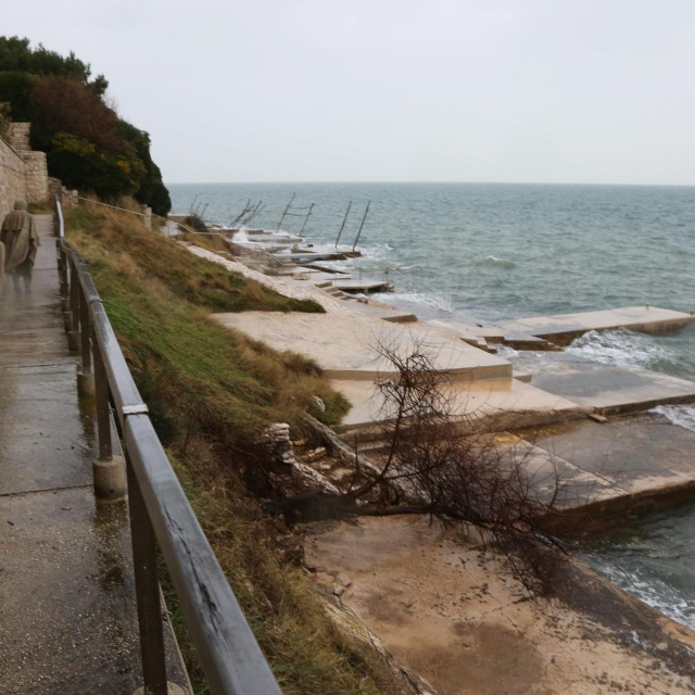 Bespravno betonirane plaže na Savudriji (arhiva, prosinac 2020.)