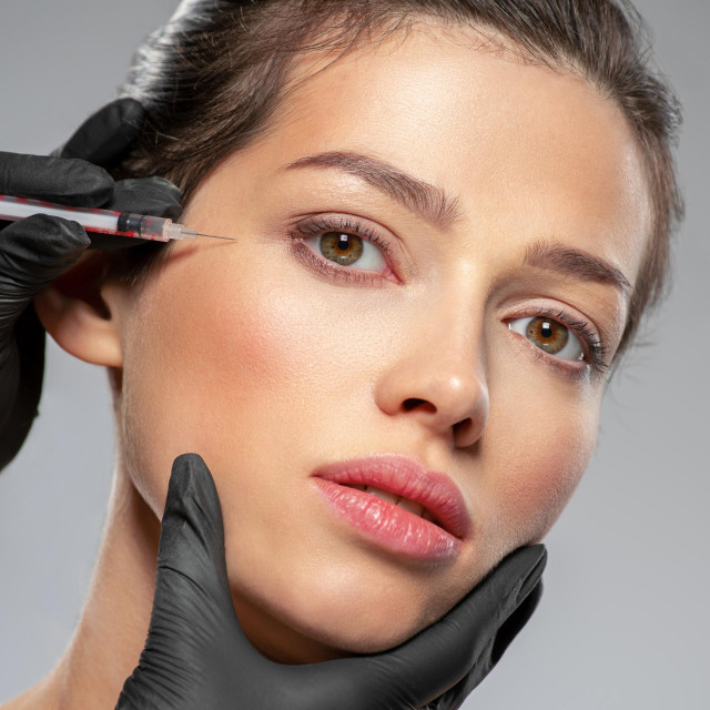 Botoks je privremeno rješenje za bore smijalice oko očiju i one duboke na čelu