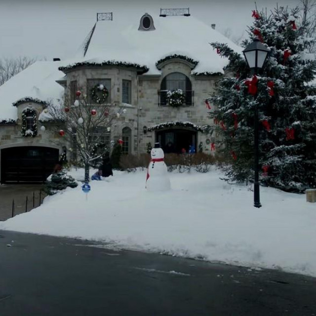 Home Sweet Home Alone trailer