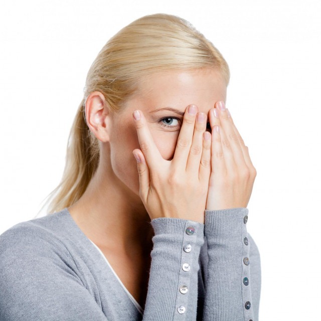 Tamni podočnjaci nestaju jer na udubinu popunjenu filerom svjetlo pada drugačije