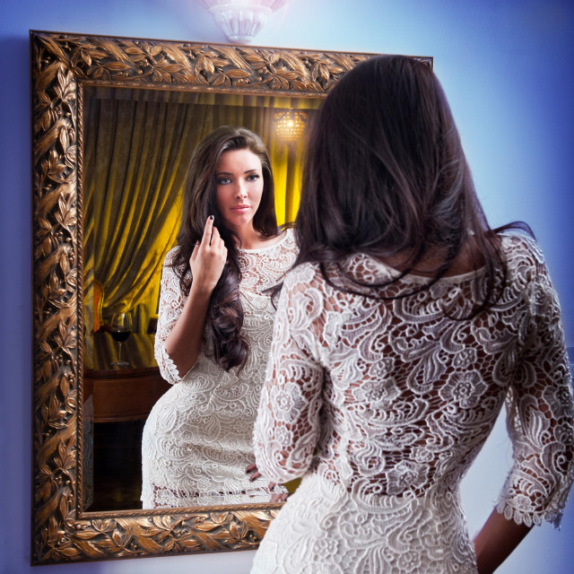 Mlade mame brine izgled dojki, ali žale se i na strije te na opuštenu kožu trbuha