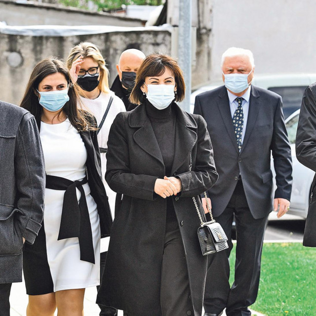 Jelenu Pavičić Vukičević (sredina) u Gradskoj skupštini zamjenit će Nenad Predovan, politički tajnik stranke koji je postao i predsjednik Kluba zastupnika