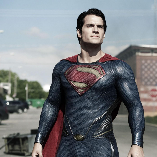 Henry Cavill kao Superman u ”Čovjeku od čelika” iz 2013. godine redatelja  Zacka Snydera.
 