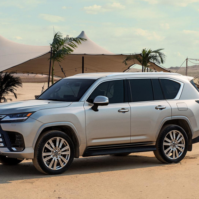 Lexus LX