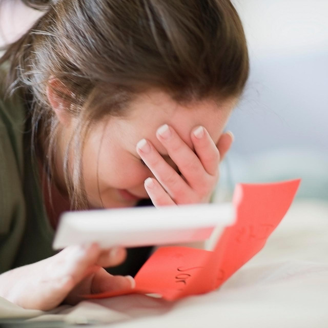 Djevojka plače, Ilustrativna fotografija