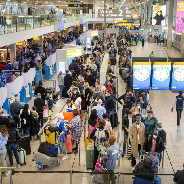 Gužva u zračnoj luci Schipol u Amsterdamu
(Photo by Evert Elzinga/ANP/AFP)
