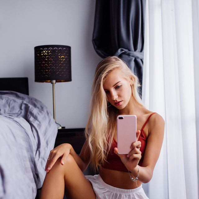 Većina mladih žena uredit će fotografiju prije objave