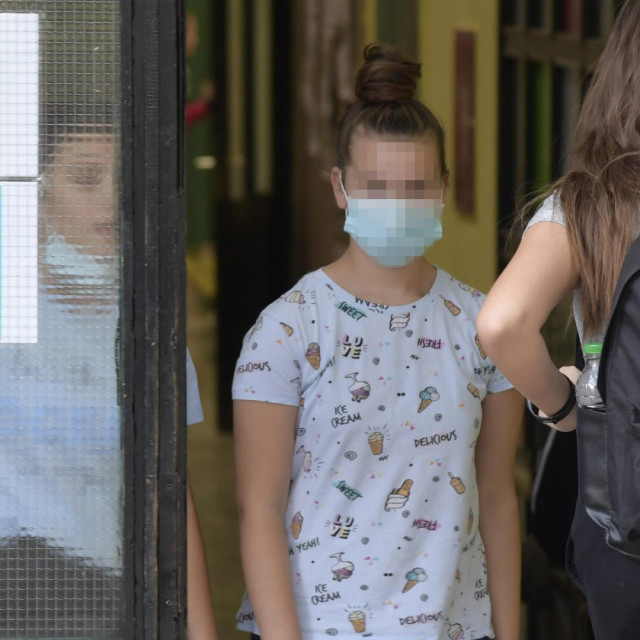 Sinj, 160921.
OS fra Pavla Vuckovica.
Sinjski gradonacelnik Miro Bulj pozvao je ucenika da ne nose maske u skolu.