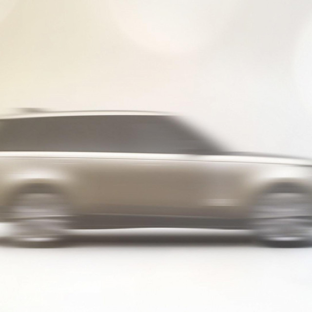 Teaser Range Rover